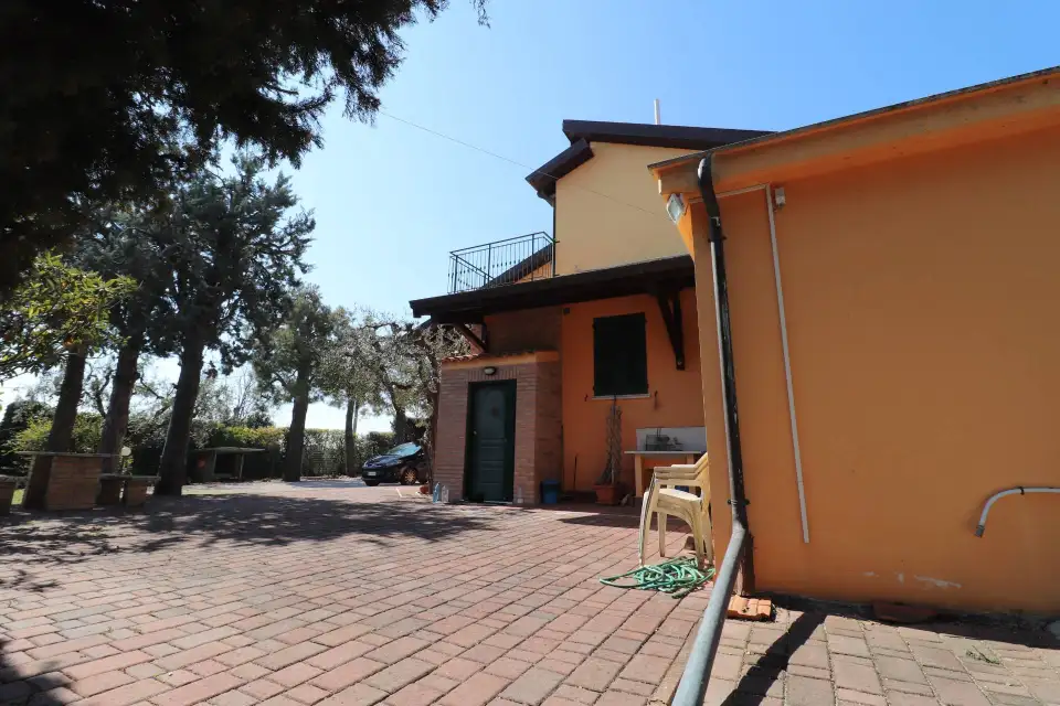 Villa singola con giardino e vista mare a Grottammare 28