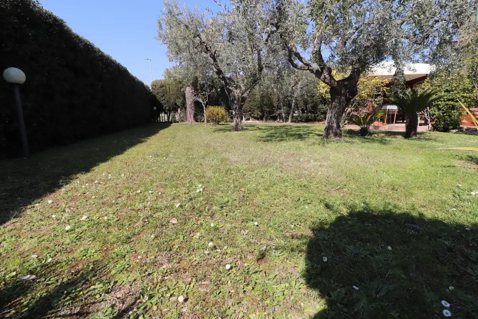 Villa singola con giardino e vista mare a Grottammare 31