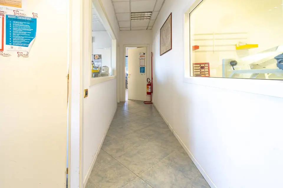 Ufficio 150 mq in vendita a Porto d’Ascoli 7