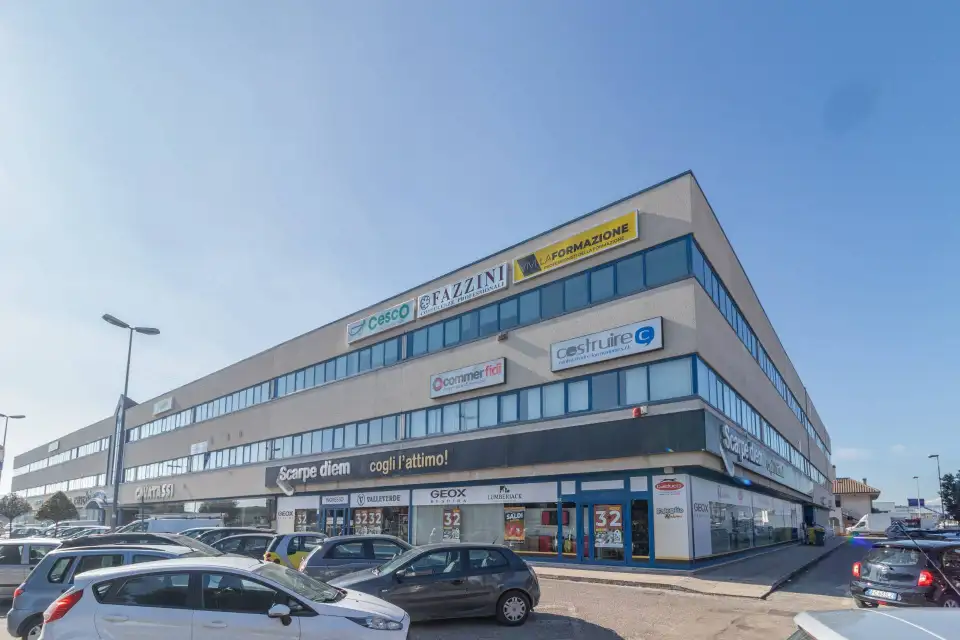 Ufficio 150 mq in vendita a Porto d’Ascoli 10