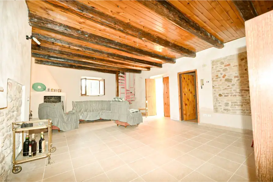 Casale ristrutturato con vista sui vigneti 14