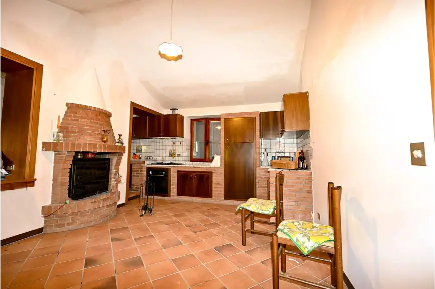 Casale ristrutturato con vista sui vigneti 13