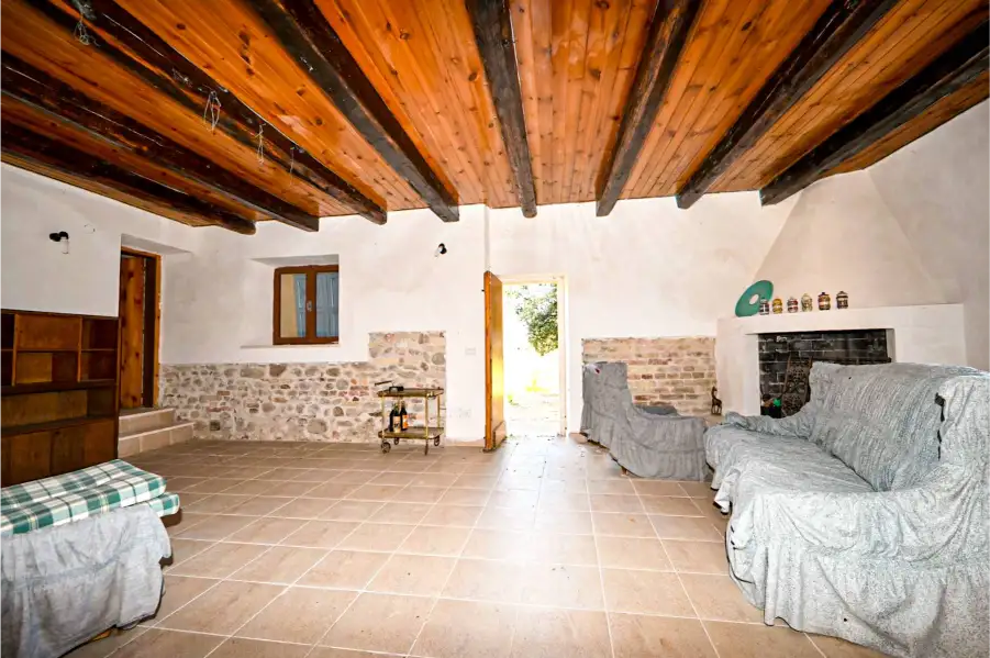 Casale ristrutturato con vista sui vigneti 12