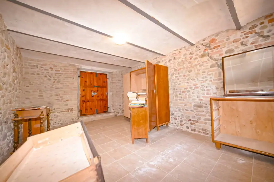 Casale ristrutturato con vista sui vigneti 10