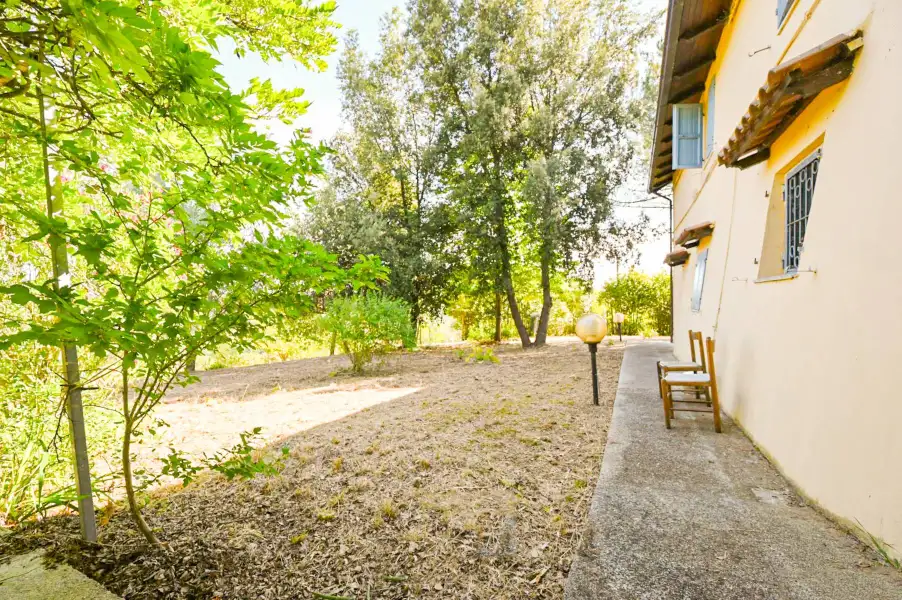 Casale ristrutturato con vista sui vigneti 3