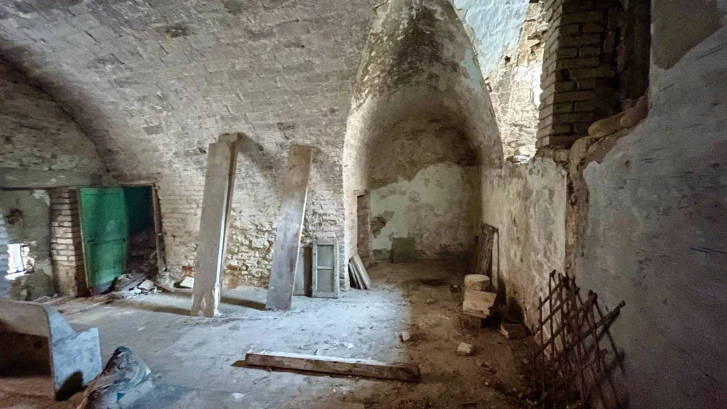 Monolocale al grezzo nel borgo antico di San Benedetto del Tronto 1