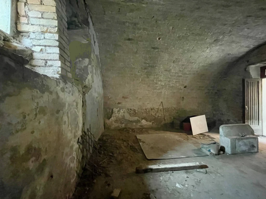 Monolocale al grezzo nel borgo antico di San Benedetto del Tronto2