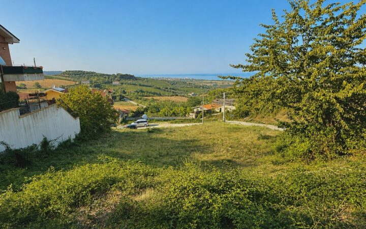 Terreno edificabile residenziale-zona collinare-Colonnella-vista mare